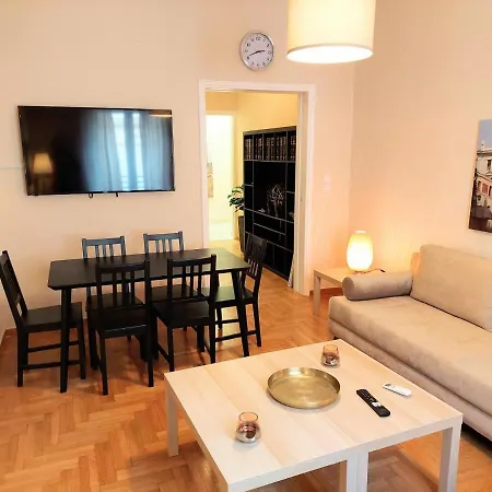 Grand In Parliament Square Apartment *